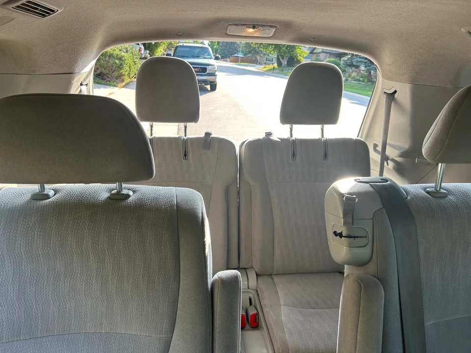 2011 Toyota Highlander - Image 11 of 18