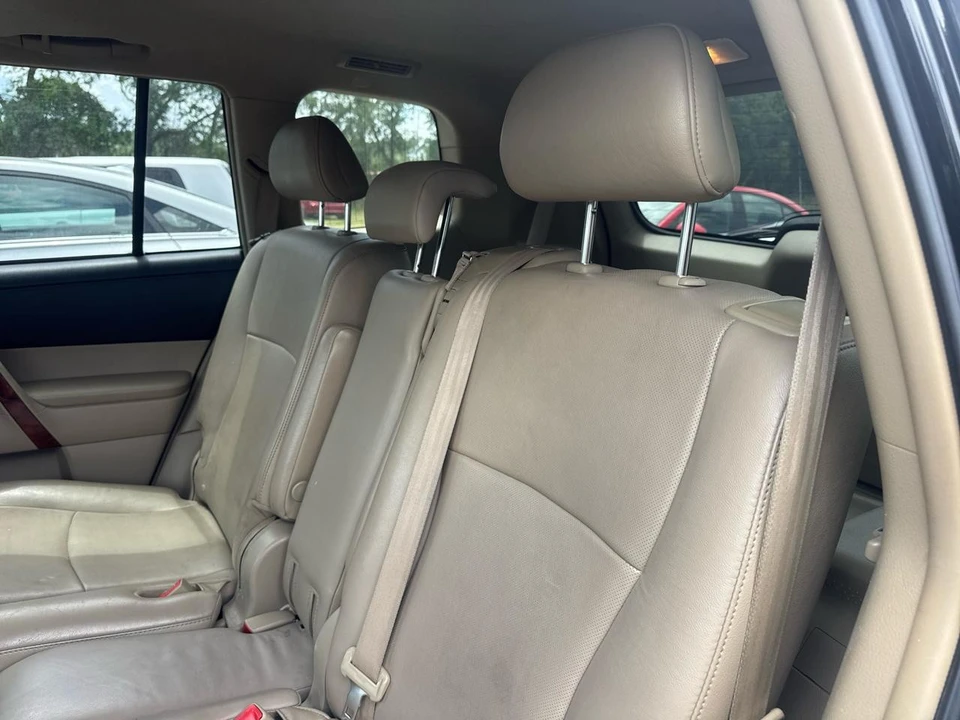2011 Toyota Highlander - Image 9 of 9