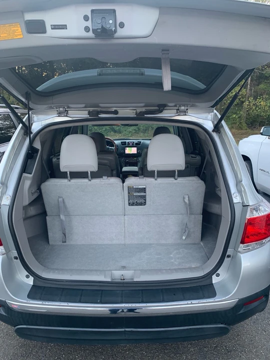 2011 Toyota Highlander - Image 14 of 15