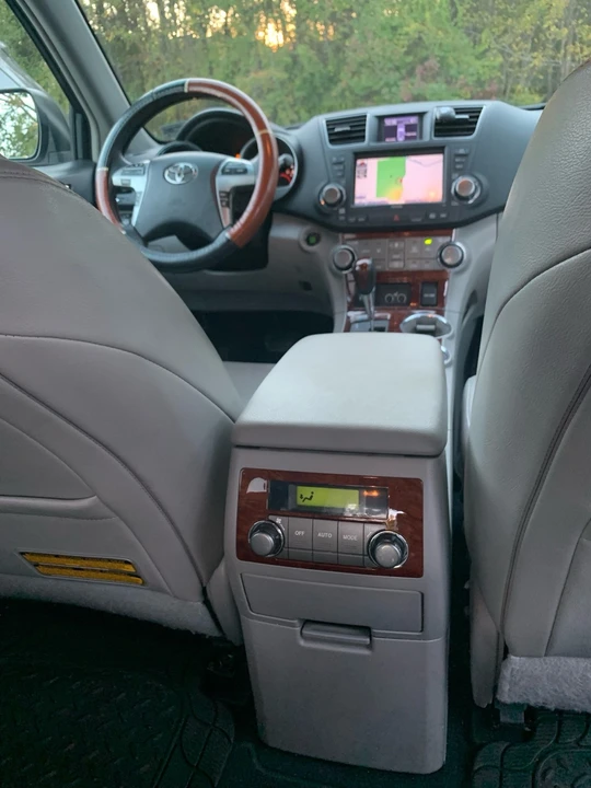 2011 Toyota Highlander - Image 11 of 15