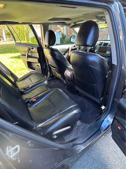 2011 Toyota Highlander - Image 3 of 4