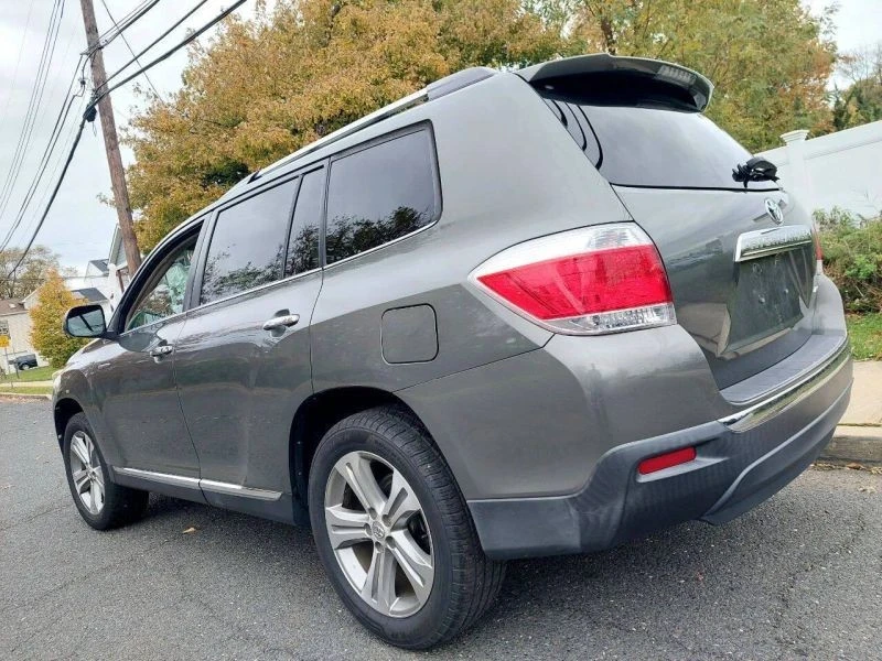 2011 Toyota Highlander - Image 11 of 12