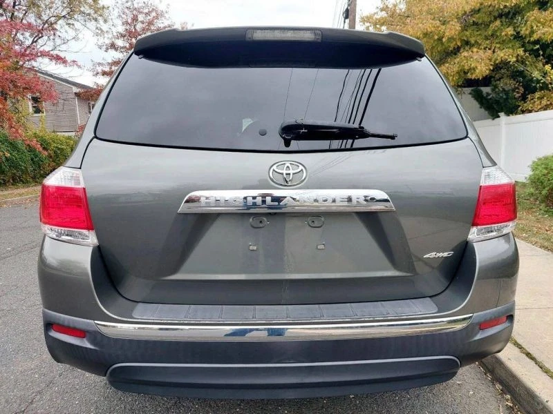 2011 Toyota Highlander - Image 12 of 12