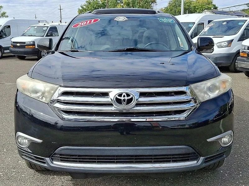 2011 Toyota Highlander - Image 3 of 12
