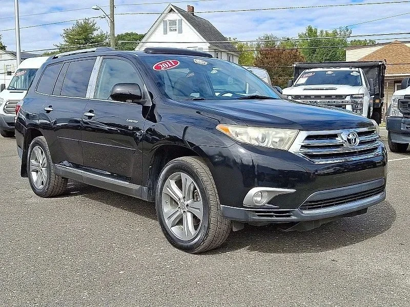 2011 Toyota Highlander - Image 2 of 12