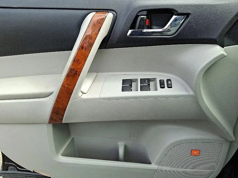 2011 Toyota Highlander - Image 12 of 12