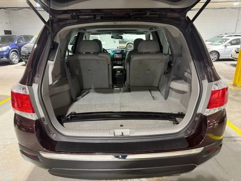 2011 Toyota Highlander - Image 8 of 12