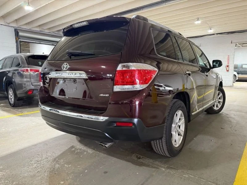 2011 Toyota Highlander - Image 4 of 12