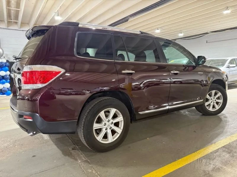 2011 Toyota Highlander - Image 5 of 12