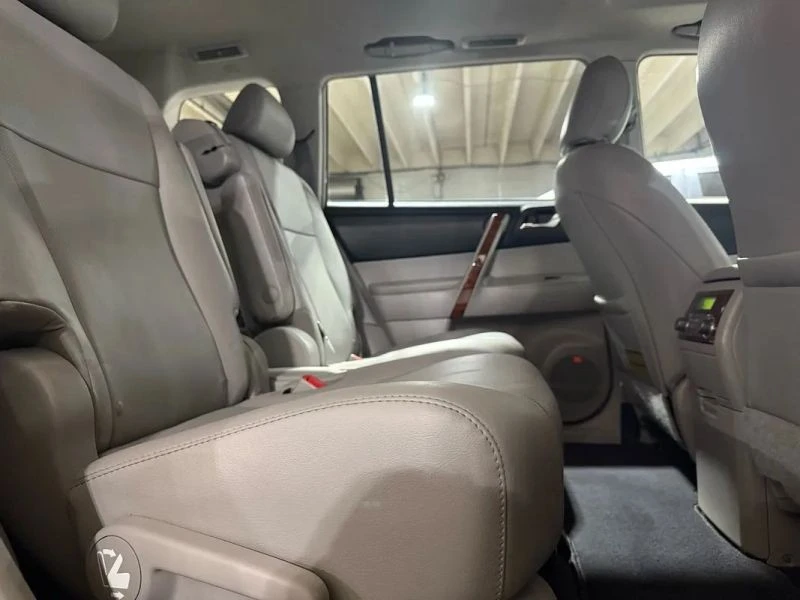 2011 Toyota Highlander - Image 12 of 12