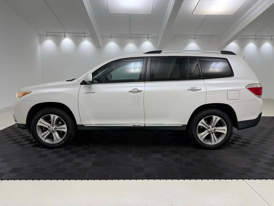 2011 Toyota Highlander - Image 14 of 21