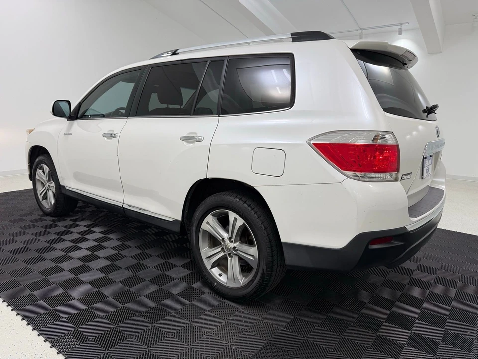 2011 Toyota Highlander - Image 15 of 21