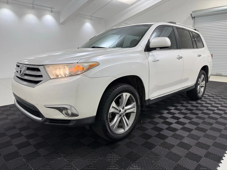 2011 Toyota Highlander - Image 13 of 21