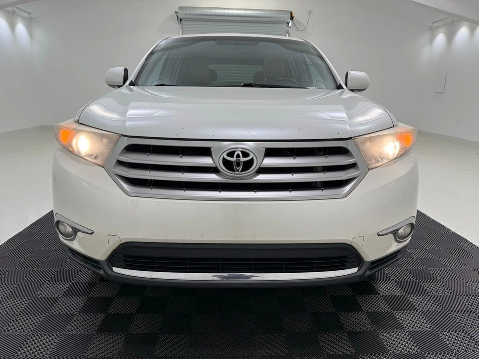 2011 Toyota Highlander - Image 12 of 21