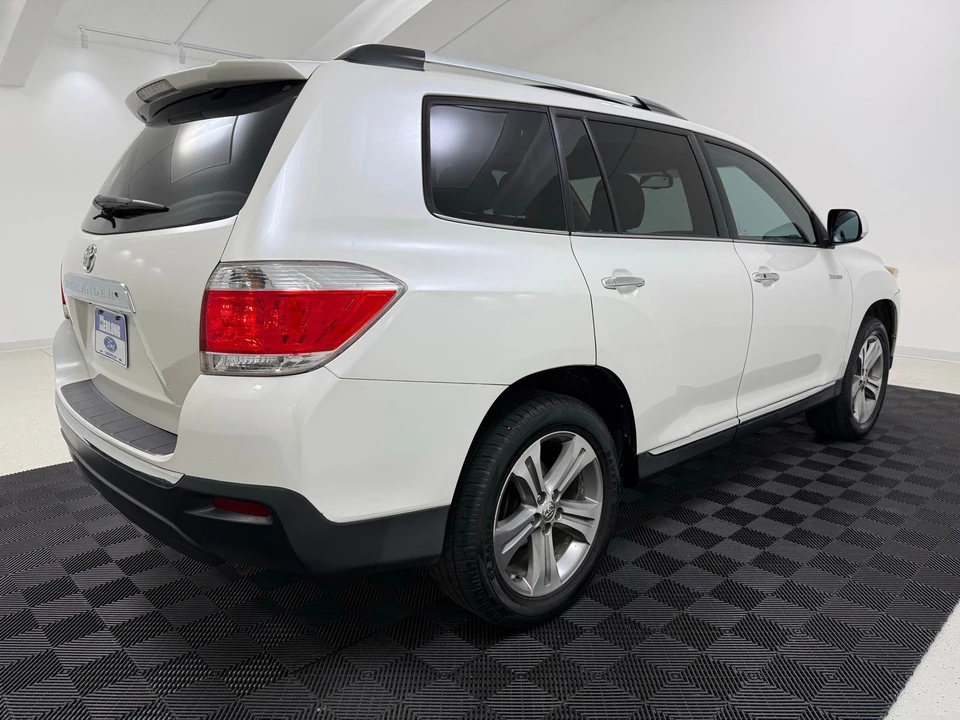 2011 Toyota Highlander - Image 17 of 21