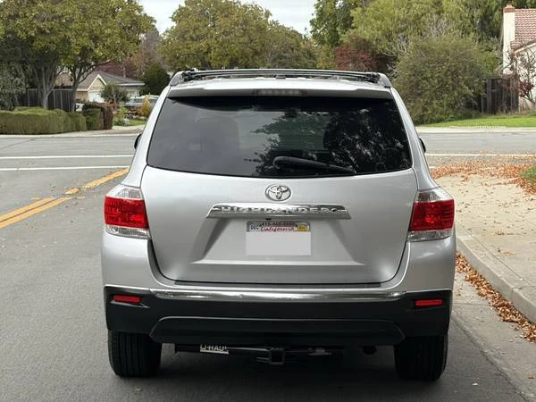2011 Toyota Highlander - Image 5 of 21