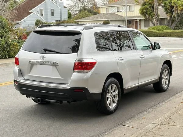 2011 Toyota Highlander - Image 3 of 21