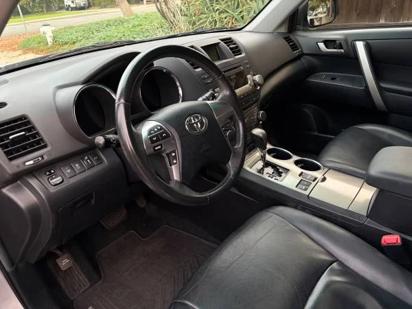 2011 Toyota Highlander - Image 18 of 21