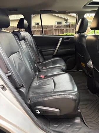 2011 Toyota Highlander - Image 14 of 21