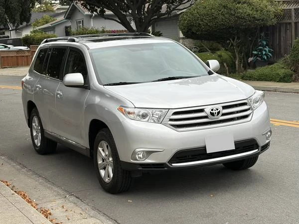 2011 Toyota Highlander - Image 2 of 21