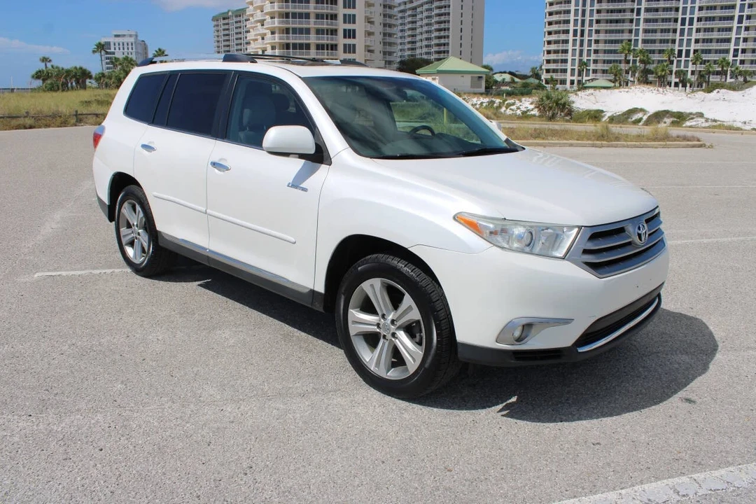 2011 Toyota Highlander - Image 19 of 21