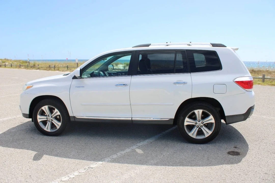 2011 Toyota Highlander - Image 5 of 21
