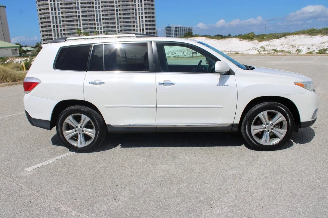 2011 Toyota Highlander - Image 16 of 21