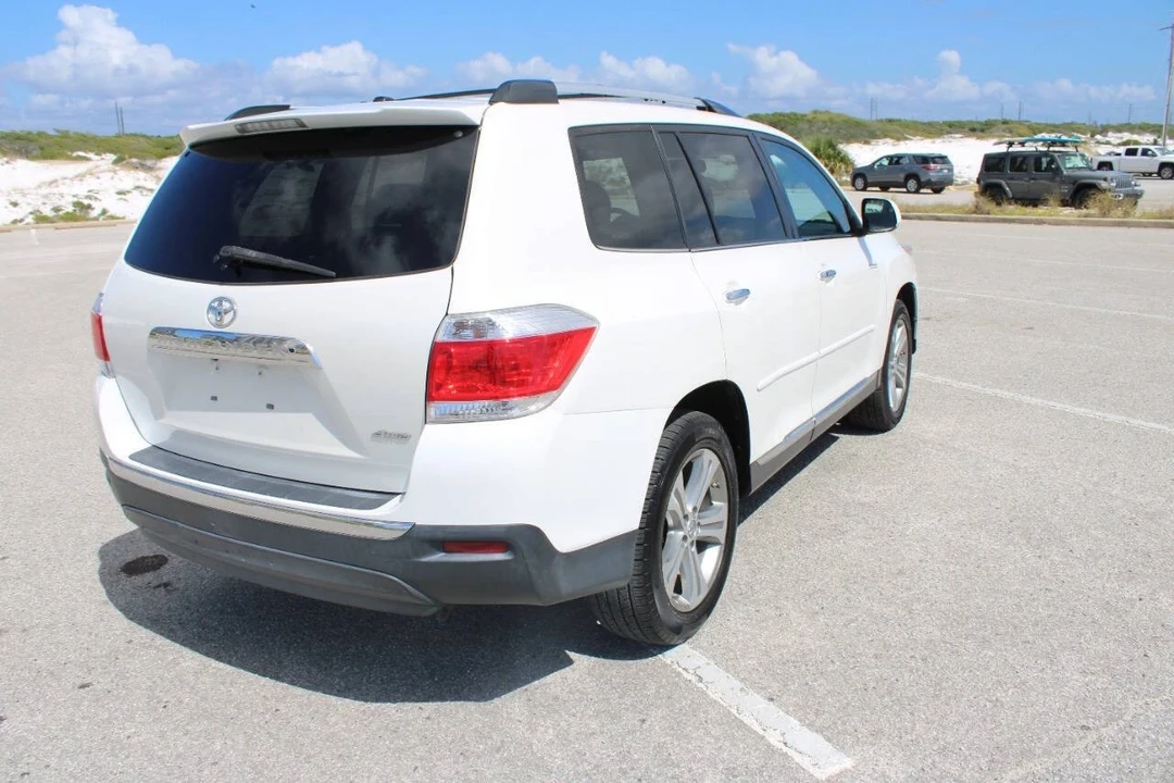 2011 Toyota Highlander - Image 12 of 21