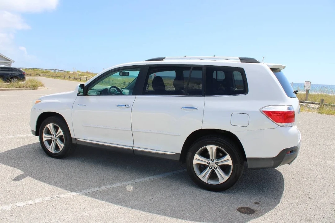 2011 Toyota Highlander - Image 6 of 21
