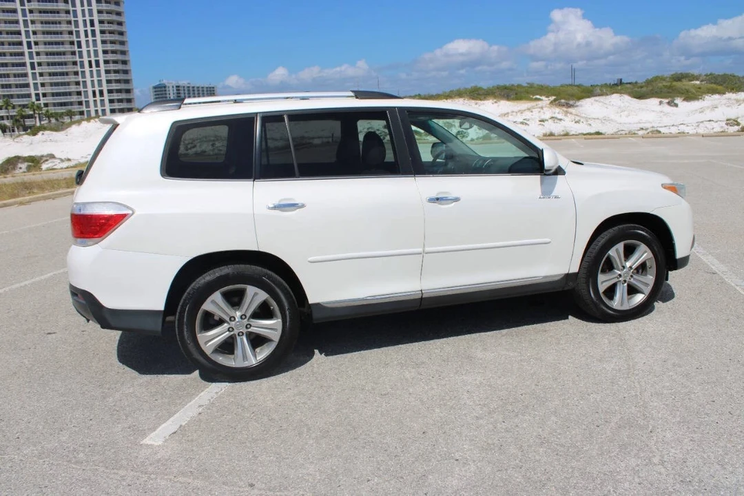 2011 Toyota Highlander - Image 15 of 21