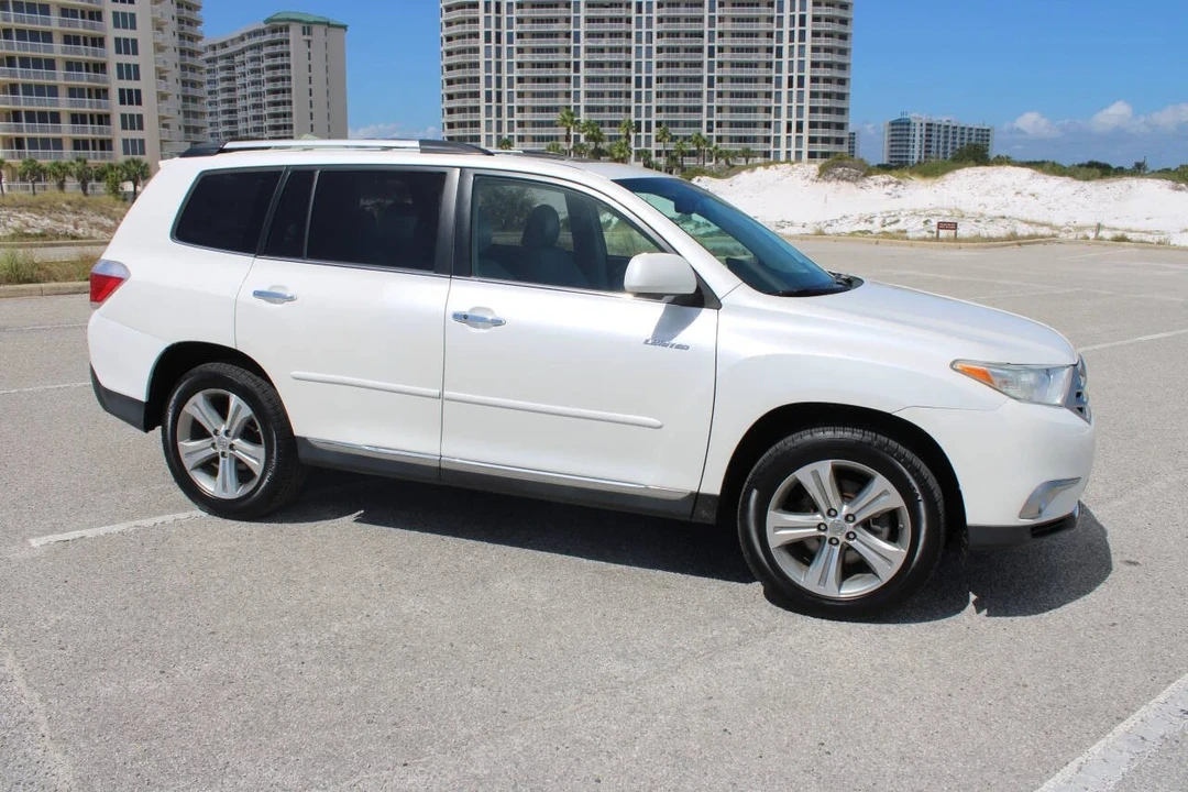 2011 Toyota Highlander - Image 17 of 21