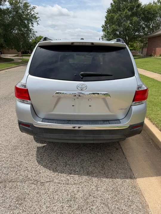 2011 Toyota Highlander - Image 3 of 17