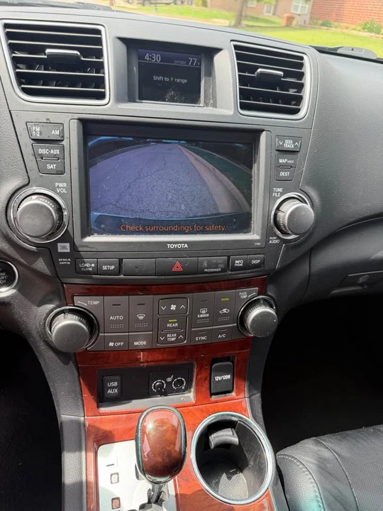 2011 Toyota Highlander - Image 13 of 17