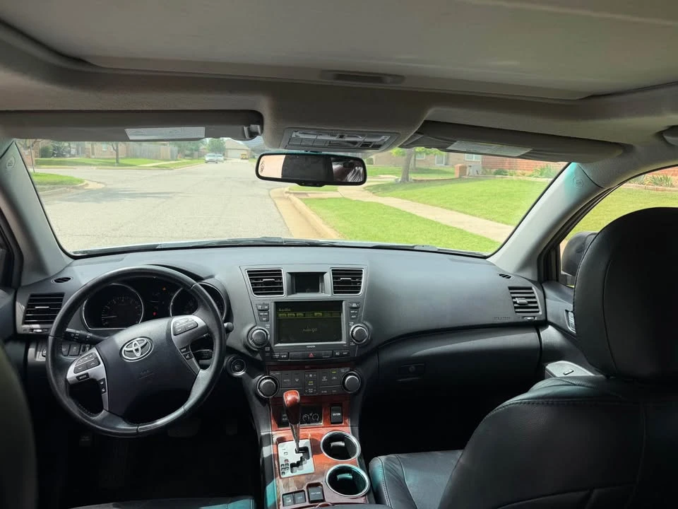 2011 Toyota Highlander - Image 12 of 17