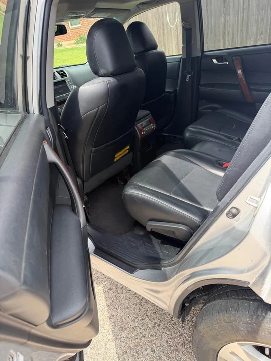 2011 Toyota Highlander - Image 7 of 17