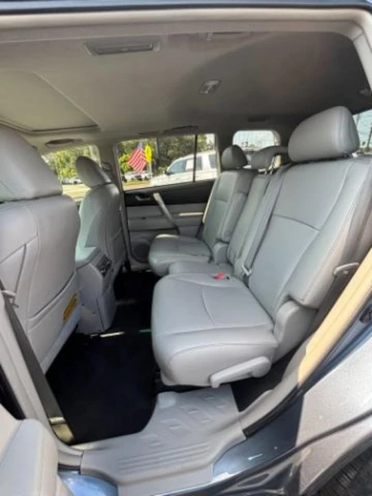 2011 Toyota Highlander - Image 6 of 14