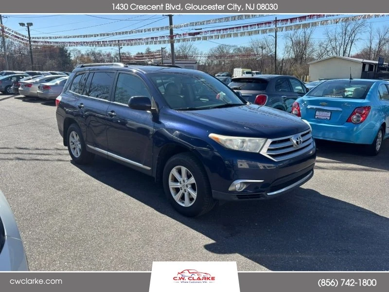 2011 Toyota Highlander - Image 2 of 2