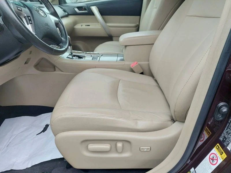 2011 Toyota Highlander - Image 7 of 12