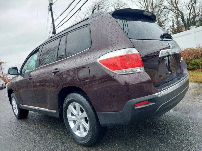2011 Toyota Highlander - Image 12 of 12