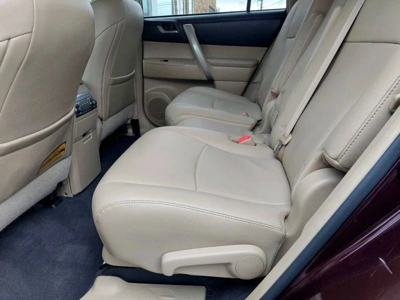 2011 Toyota Highlander - Image 9 of 12