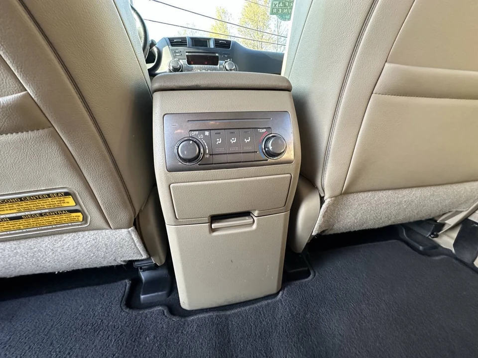 2011 Toyota Highlander - Image 15 of 21