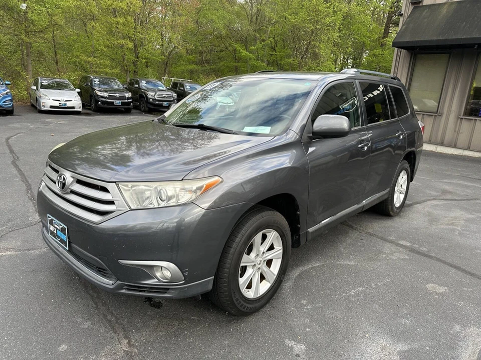 2011 Toyota Highlander - Image 3 of 21