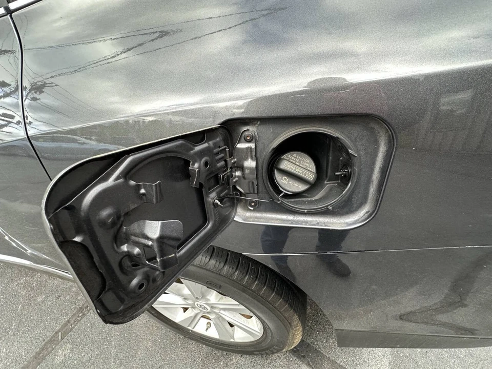 2011 Toyota Highlander - Image 16 of 21