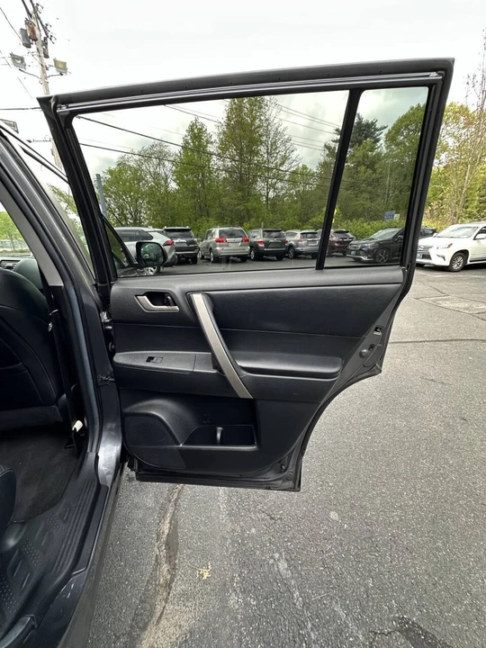 2011 Toyota Highlander - Image 21 of 21