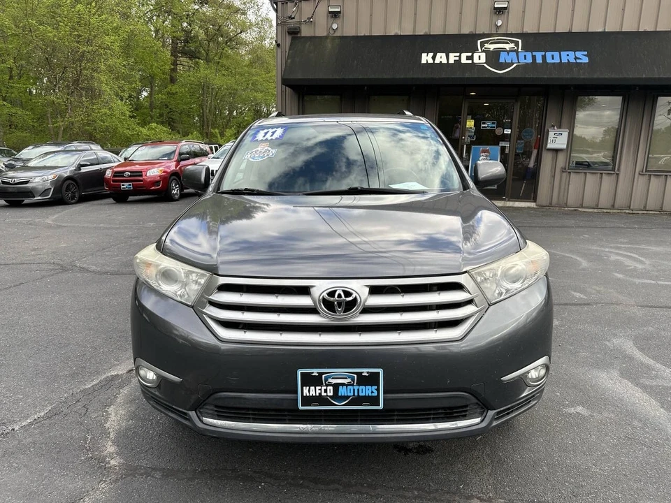 2011 Toyota Highlander - Image 2 of 21