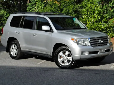 2011 Toyota Land Cruiser 4WD w/ Navigation Cool Box