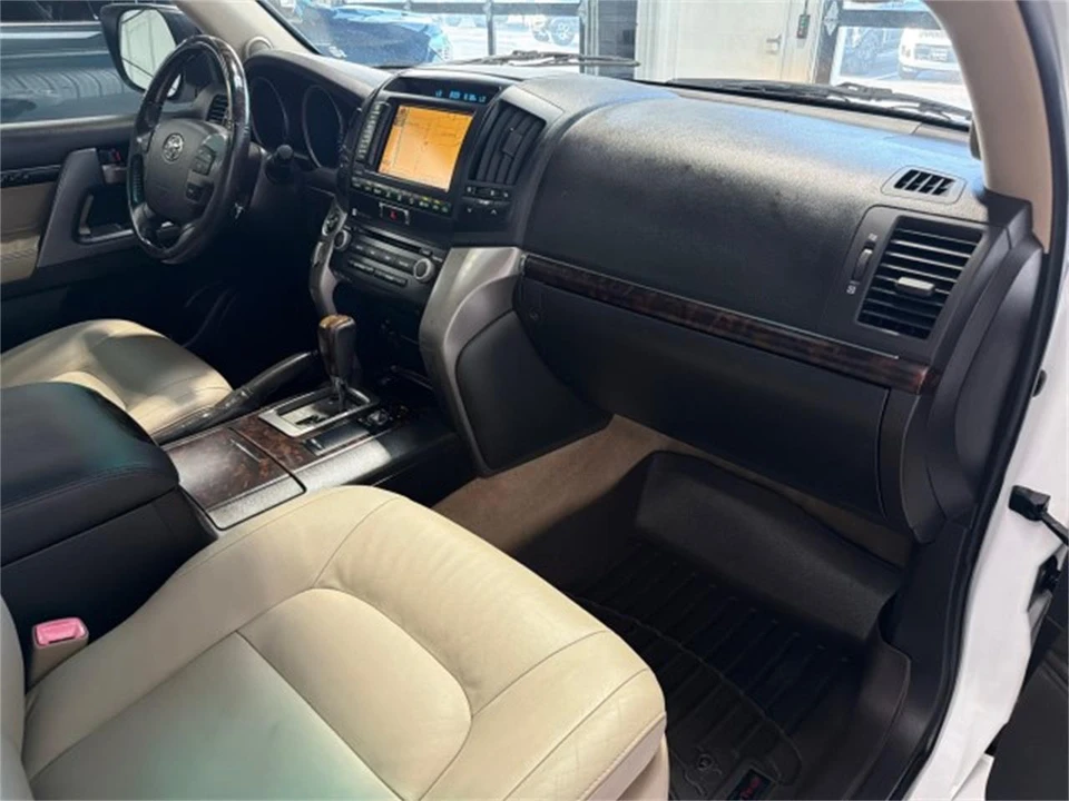 2011 Toyota J200 Land Cruiser - Image 11 of 31