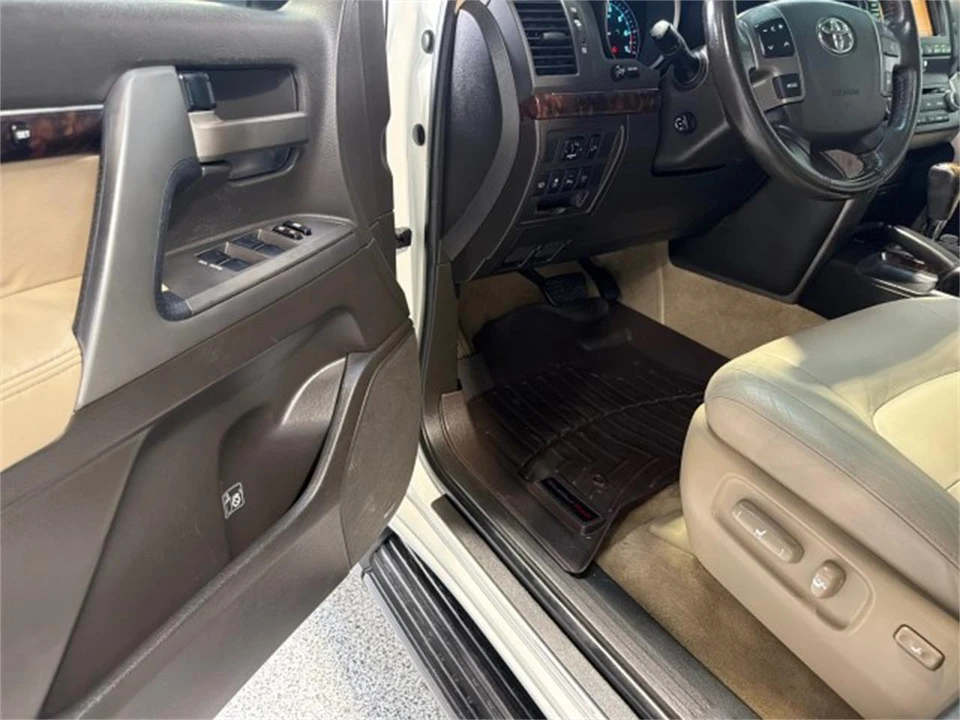 2011 Toyota J200 Land Cruiser - Image 6 of 31