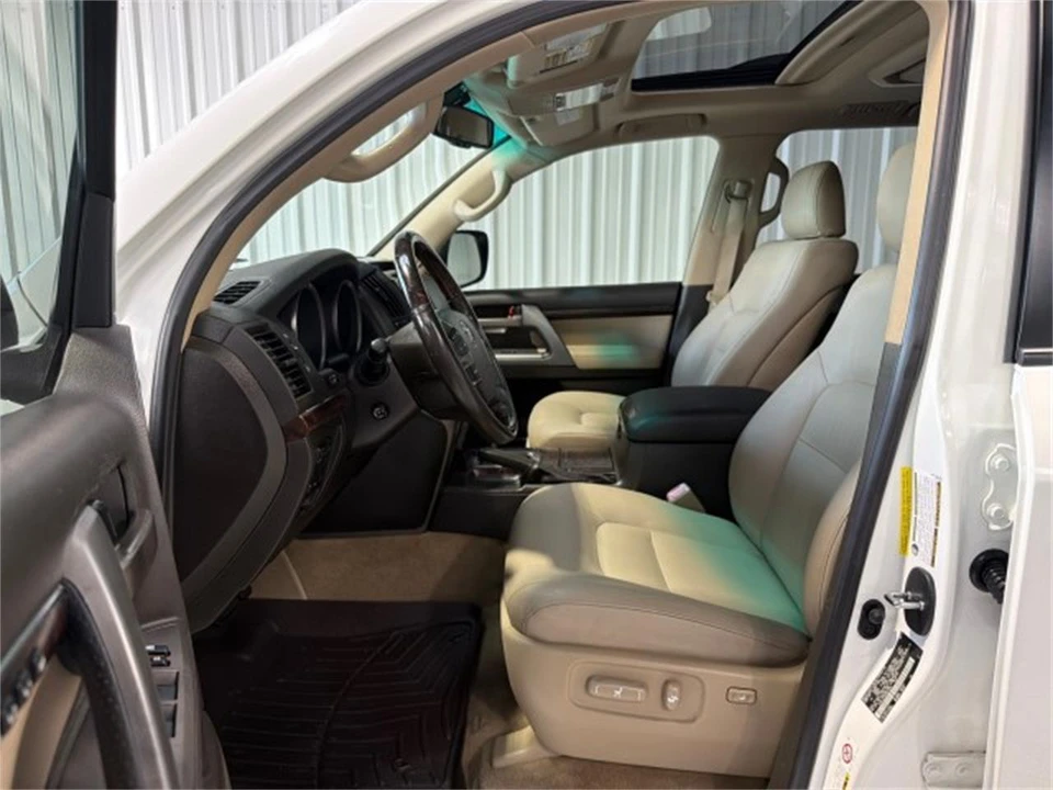 2011 Toyota J200 Land Cruiser - Image 7 of 31