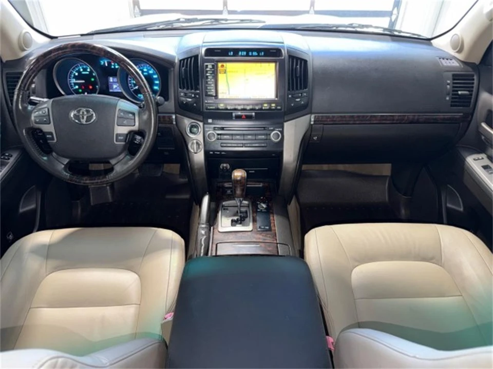 2011 Toyota J200 Land Cruiser - Image 9 of 31